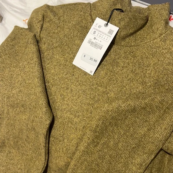 Turtle neck with shoulder pads cropped - Picture 1 of 2